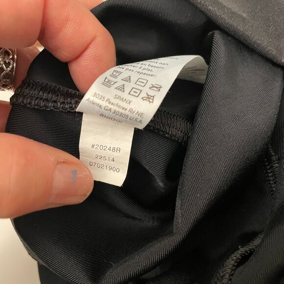 Spanx Quilted Faux Leather Shiny Moto Leggings Women's Size Large Black - Picture 8 of 13